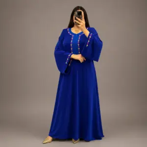 Caftan Marocain crépe rosa avec Broderie Florale