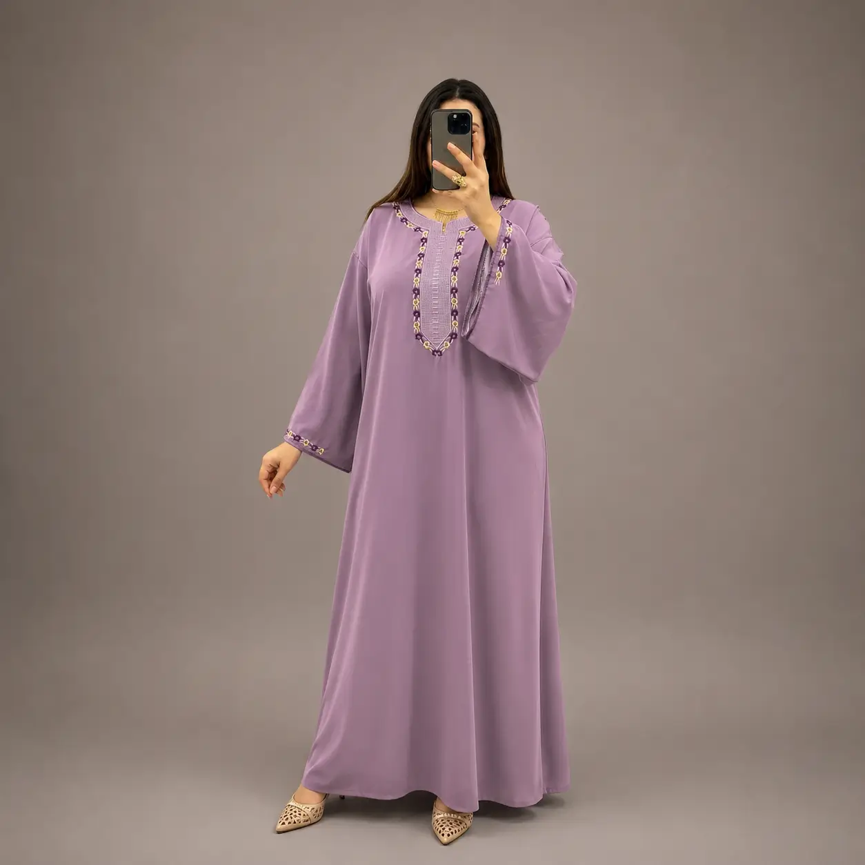 Caftan Marocain crépe rosa avec Broderie Florale